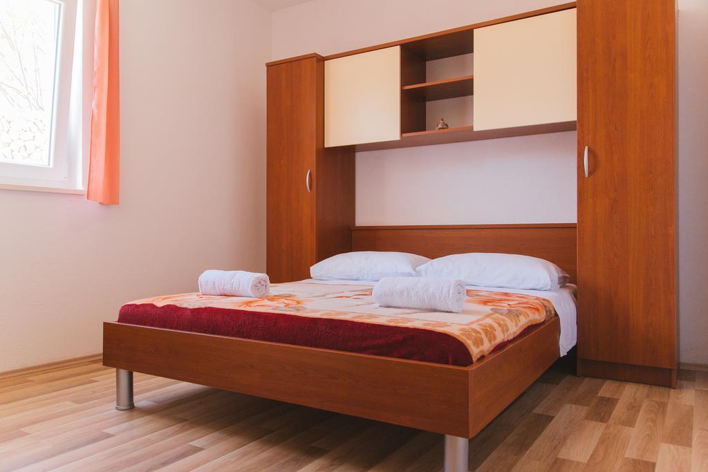 Apartment Chiara Dugi Rat Esterno foto